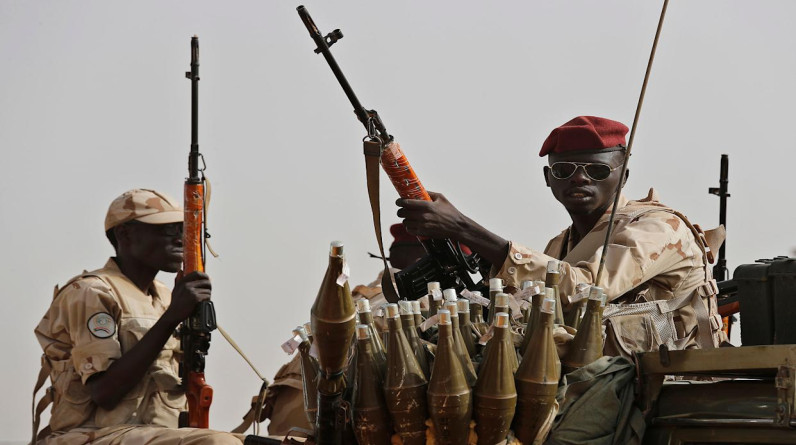 الدعم السريع يقتل 100 شخص في هجوم على مخيمات المجاعة بالسودان